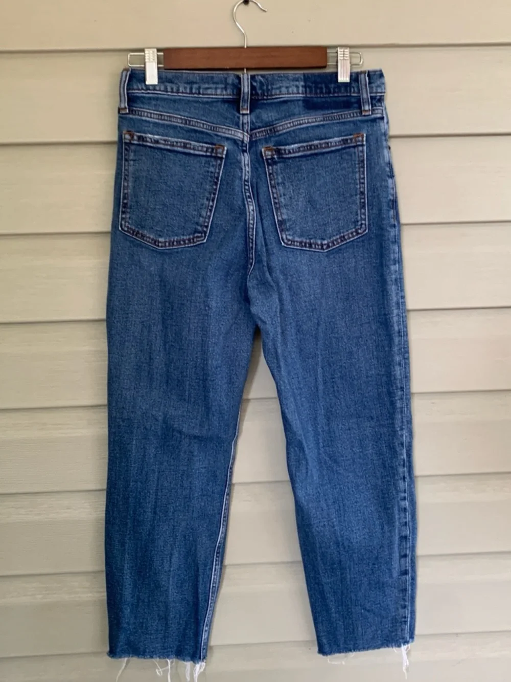 Abercrombie & Fitch The Mom high-rise jeans straight leg raw hem sz 28 EUC 6 - Picture 7 of 16